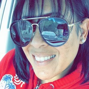 Meet your Posher, Yesenia